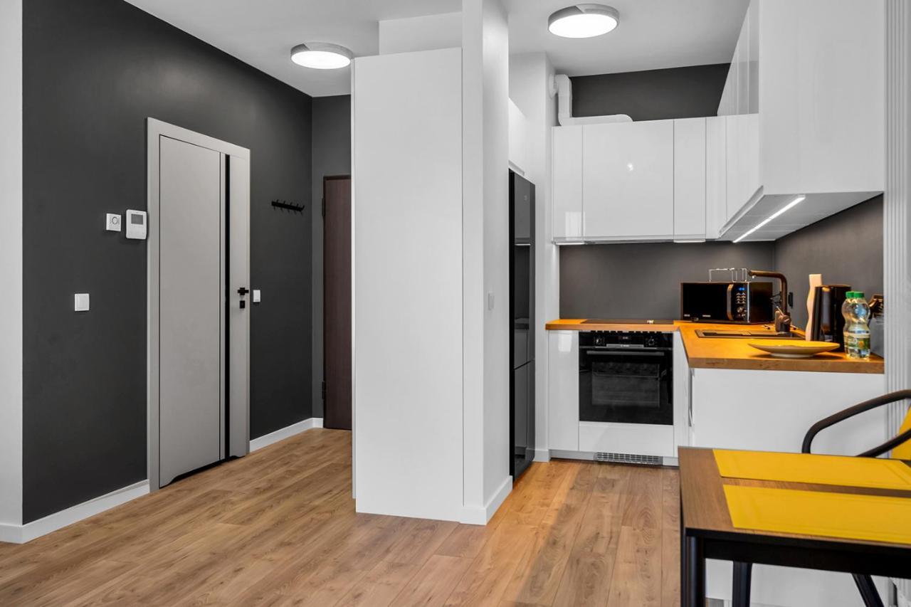Lotnisko Chopina Modern Studio Varsóvia Exterior foto